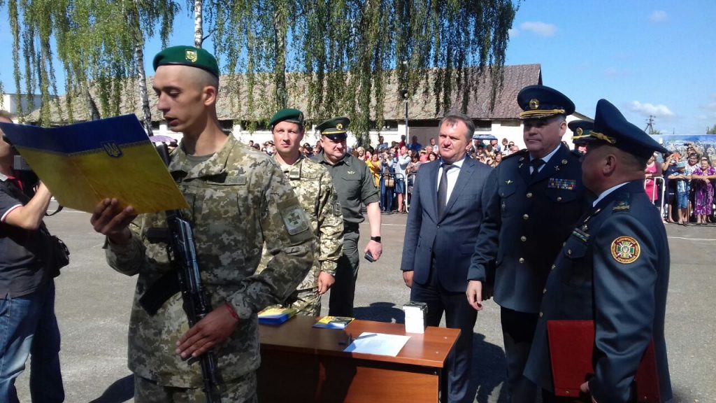 У Держприкордонслужбі майже 400 строковиків присягнули на вірність українському народові