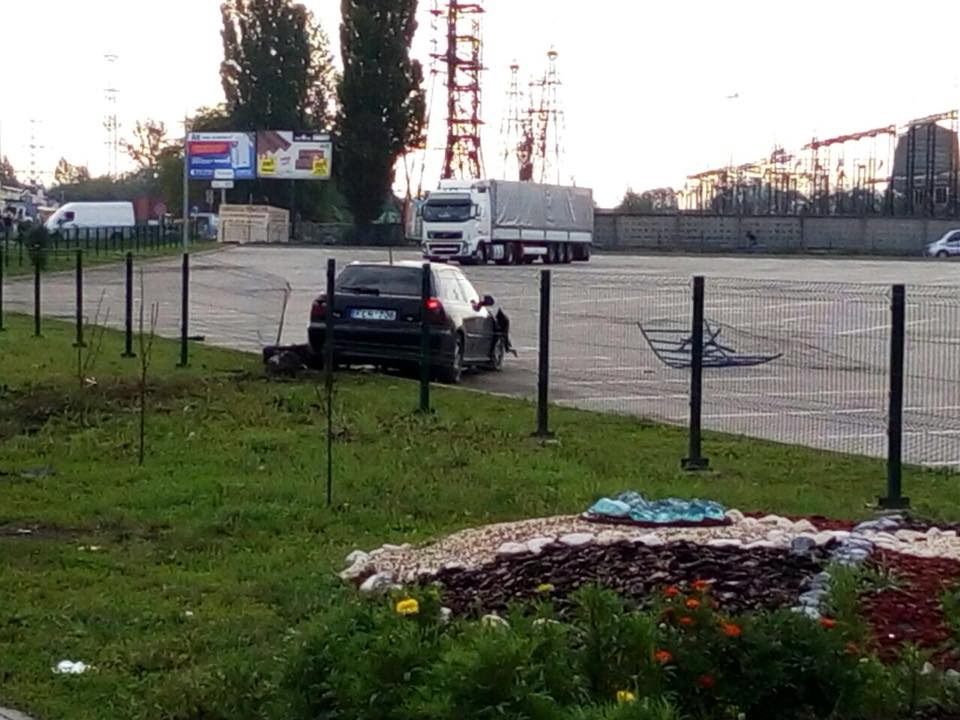 Як у Львові водій на "євробляхах" тікав від поліції. Фото Варта-1