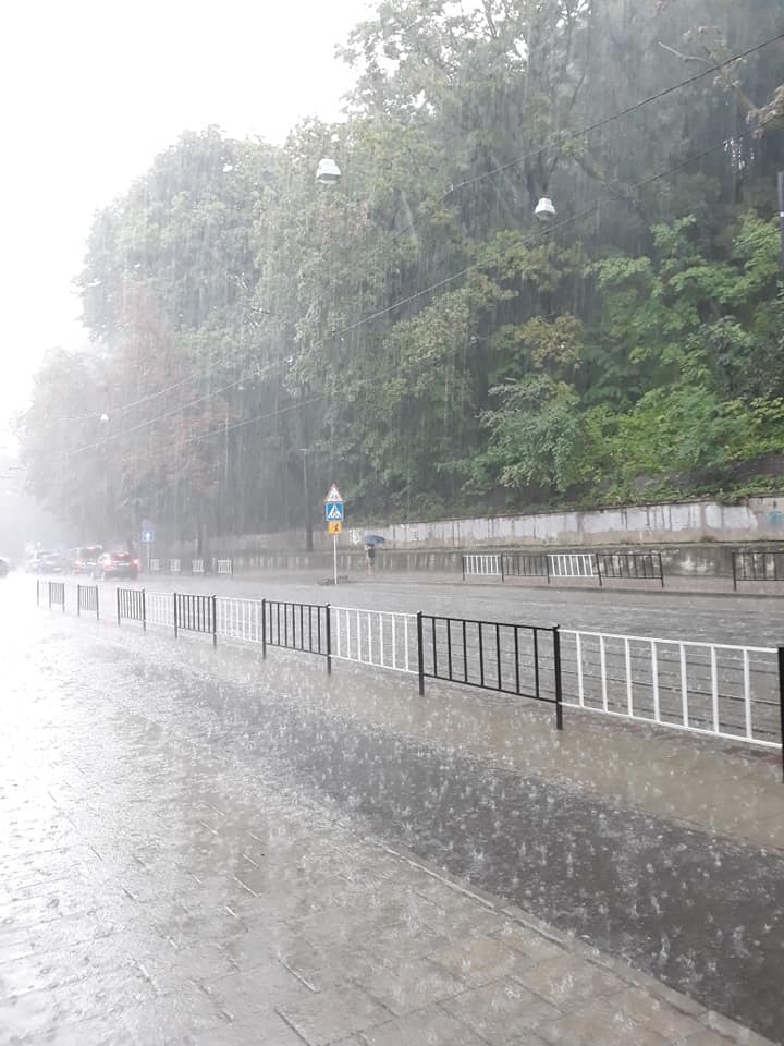 Злива у Львові