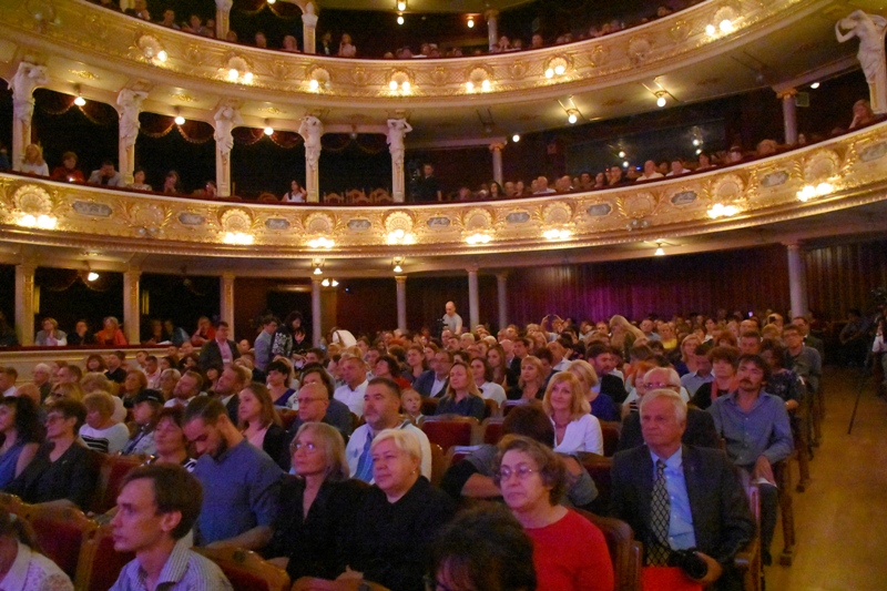У Національному театрі опери та балету відбувся літературний вечір за участю відомих письменників