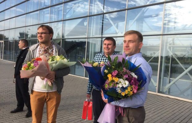 У Львівському аеропорту зустріли срібних призерок 43-ої Всесвітньої шахової Олімпіади – сестер Музичук