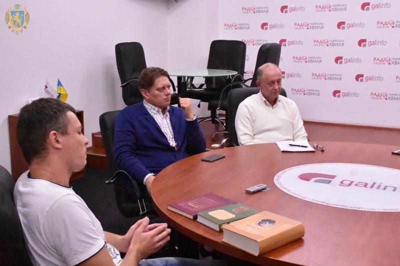 У Львові пройшла дискусія:«Мова як засіб та чинник державотворення»