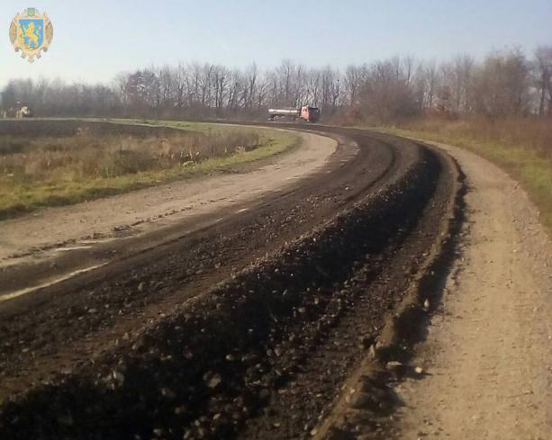 На Стрийщині триває ремонт дороги Слобідка – Журавне