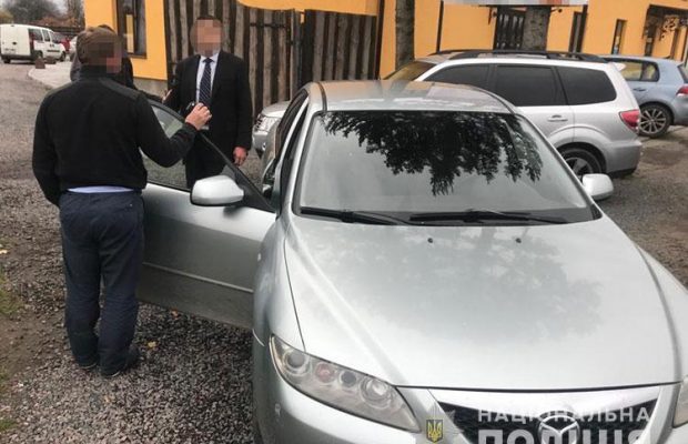 На Львівщині поліція затримала на хабарі у тисячу доларів США голову РДА