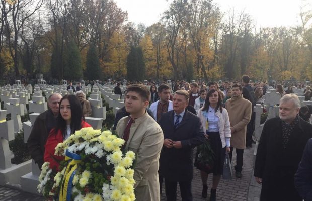 На Янівському кладовищі вшанували героїв Листопадового Чину