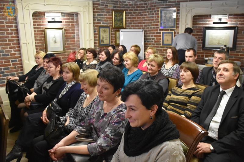 На Львівщині привітали працівників статистики із професійним святом. Фото: прес-служба ЛОДА.