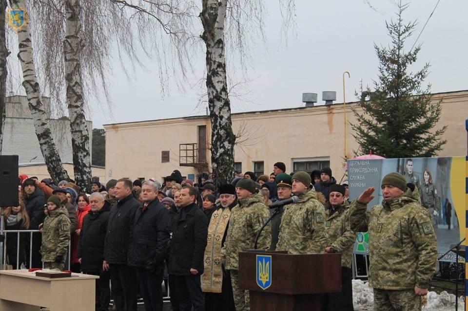 У Великих Мостах понад 400 прикордонників-строковиків присягнули на вірність українському народу