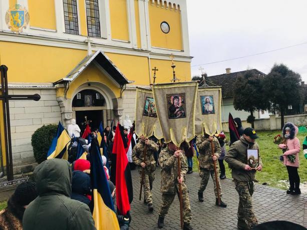 Львівщина попрощалась із Героєм Євгеном Тоненьковим