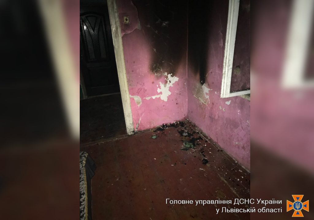 На Сокальщині внаслідок пожежі одна дитина загинула, інша - отруїлась