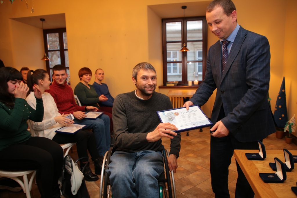 На Львівщині провідних спортсменів з інвалідністю відзначили нагородами. Фото: прес-служба ЛОДА.