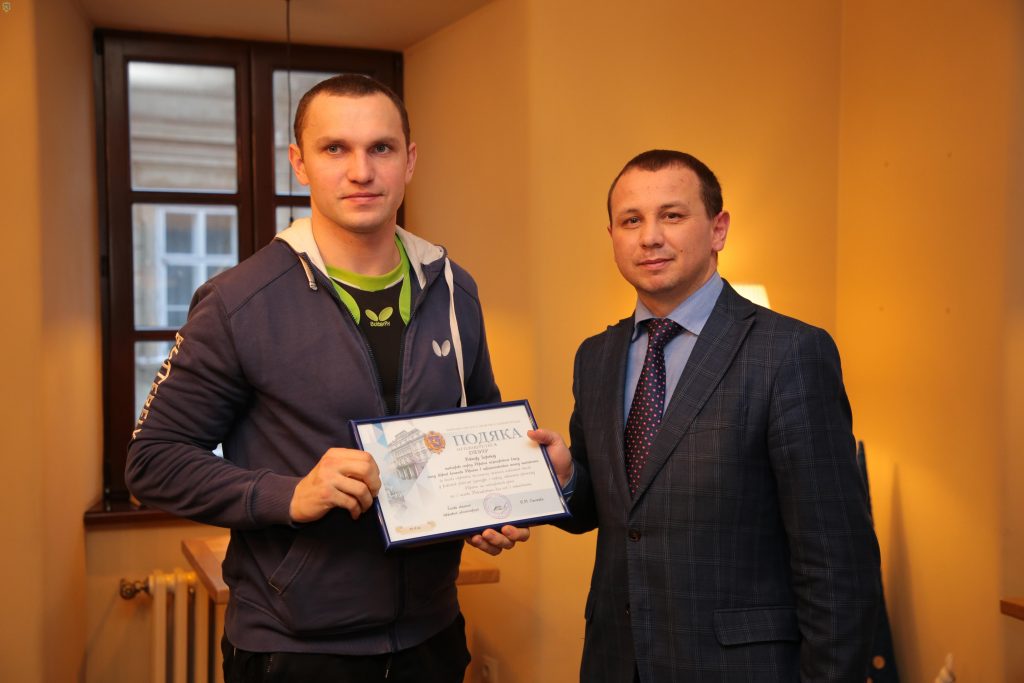 На Львівщині провідних спортсменів з інвалідністю відзначили нагородами. Фото: прес-служба ЛОДА.