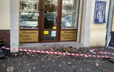 У центрі Львова обвалився балкон, є постраждалі