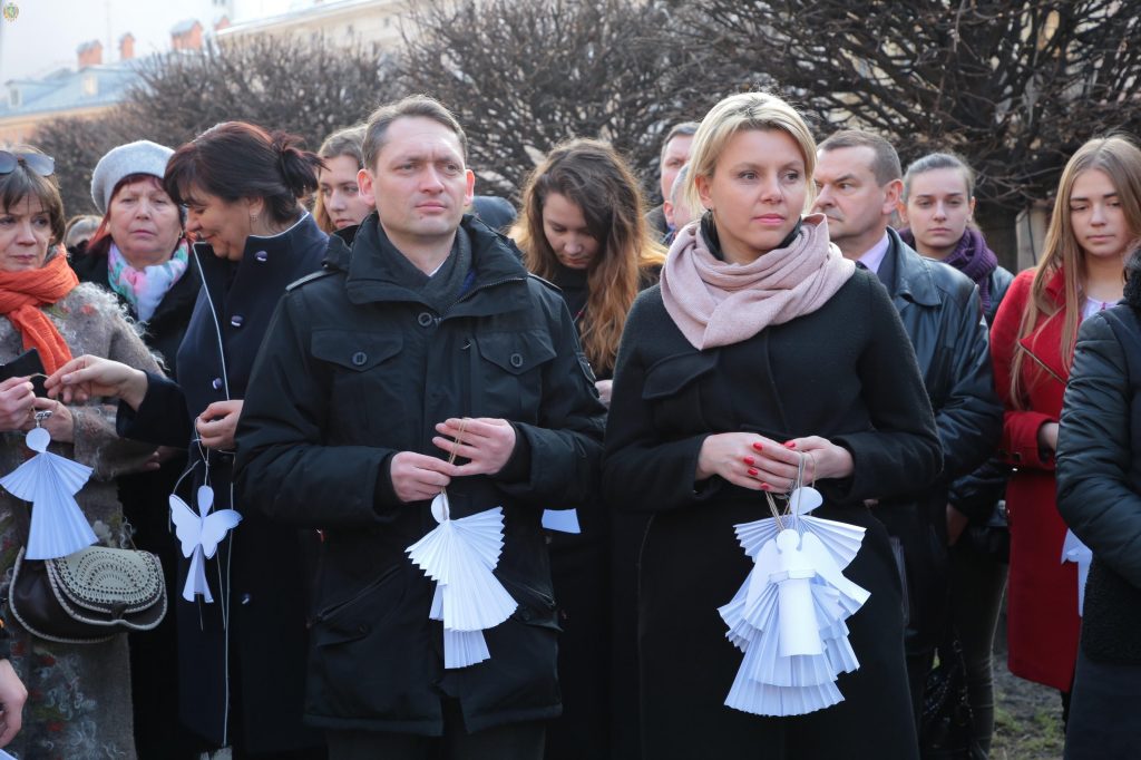 У Львові тихою акцією вшанували пам’ять Героїв Небесної Сотні