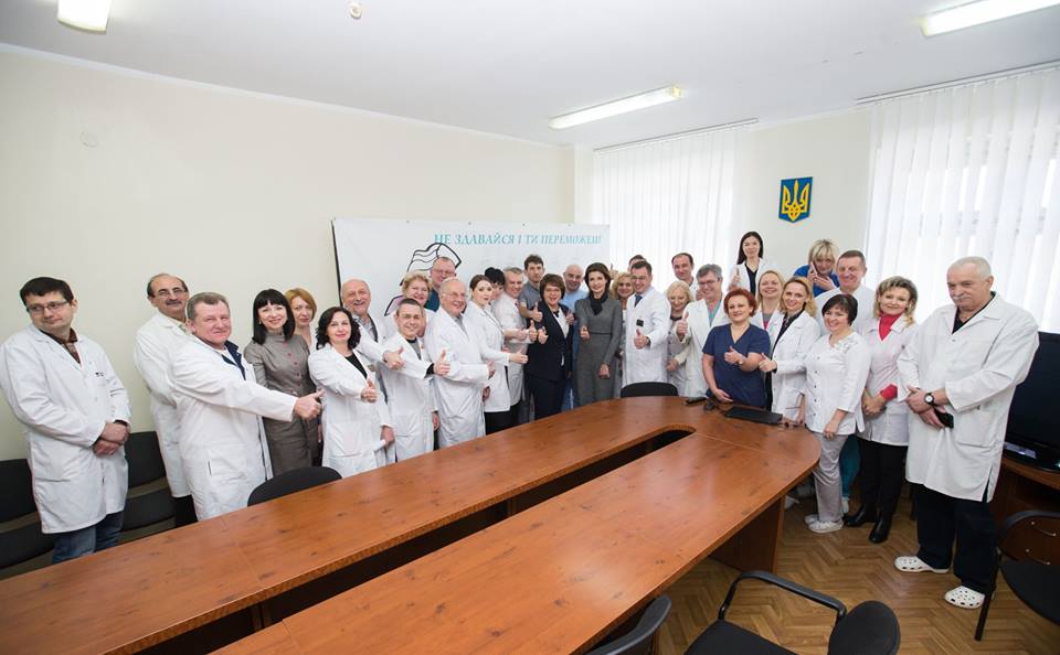 Як Марина Порошенко відвідала онкологічний центр у Львові
