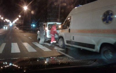 У Львові авто збило пішохода. Фото: Варта1