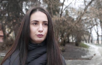 Як у Львові дівчина-волонтер стала жертвою політичних переконань кремезного чоловіка