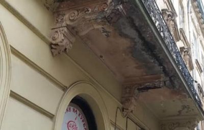 Як у Львові обсипаються балкони. Фото: Варта1.