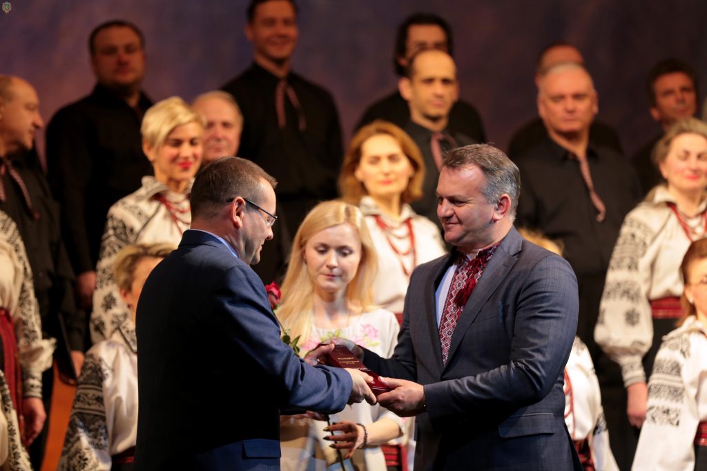 Синютка відзначив державними нагородами культурних та громадських діячів