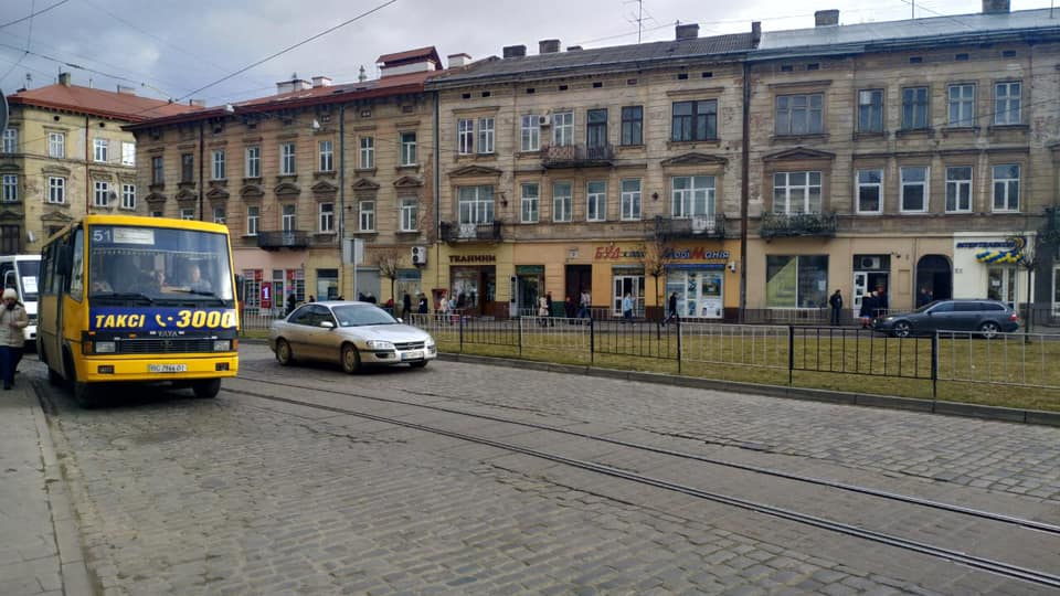 У Львові на Городоцькій сталась аварія. Фото Варта-1