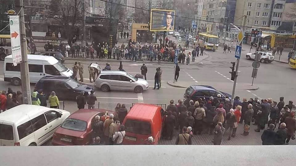 У спальному районі Львова затримали злочинців. Фото Варта-1
