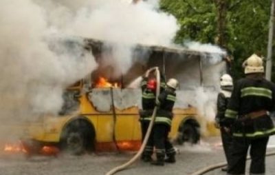 У Львові на Пасічній вщент згорів автобус. Фото ілюстроване з відкритих джерел.