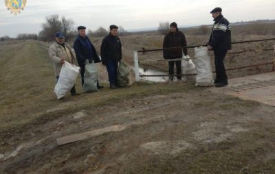 На берегах річок Львівщини тривають прибирання та впорядкування територій