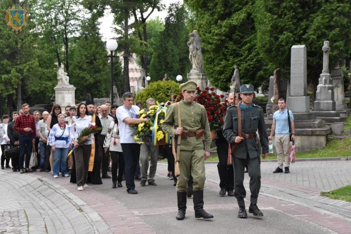 На Личаківському кладовищі вшанували пам'ять Івана Франка