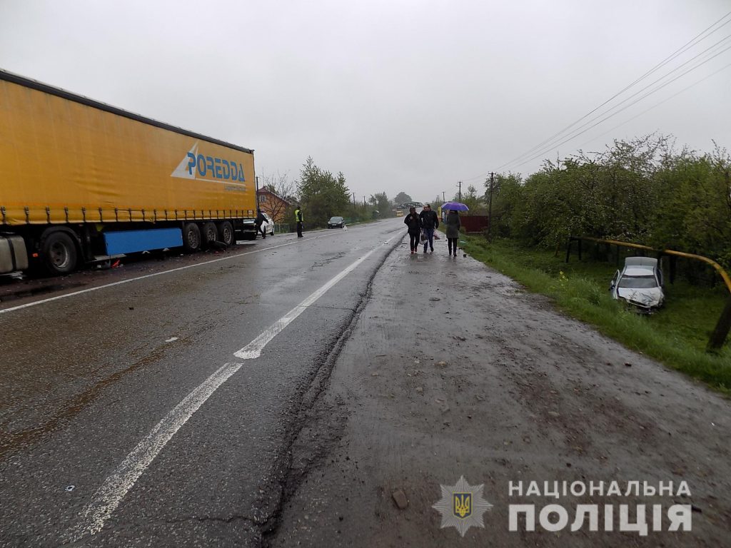 На Стрийщині легковик зіткнувся з вантажівкою