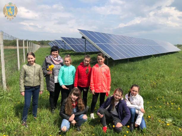 Для школярів Львівщини організували екскурсії на сонячні електростанції