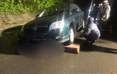 У Новояворівську витягнули тіло загиблого пішохода з-під коліс автомобіля