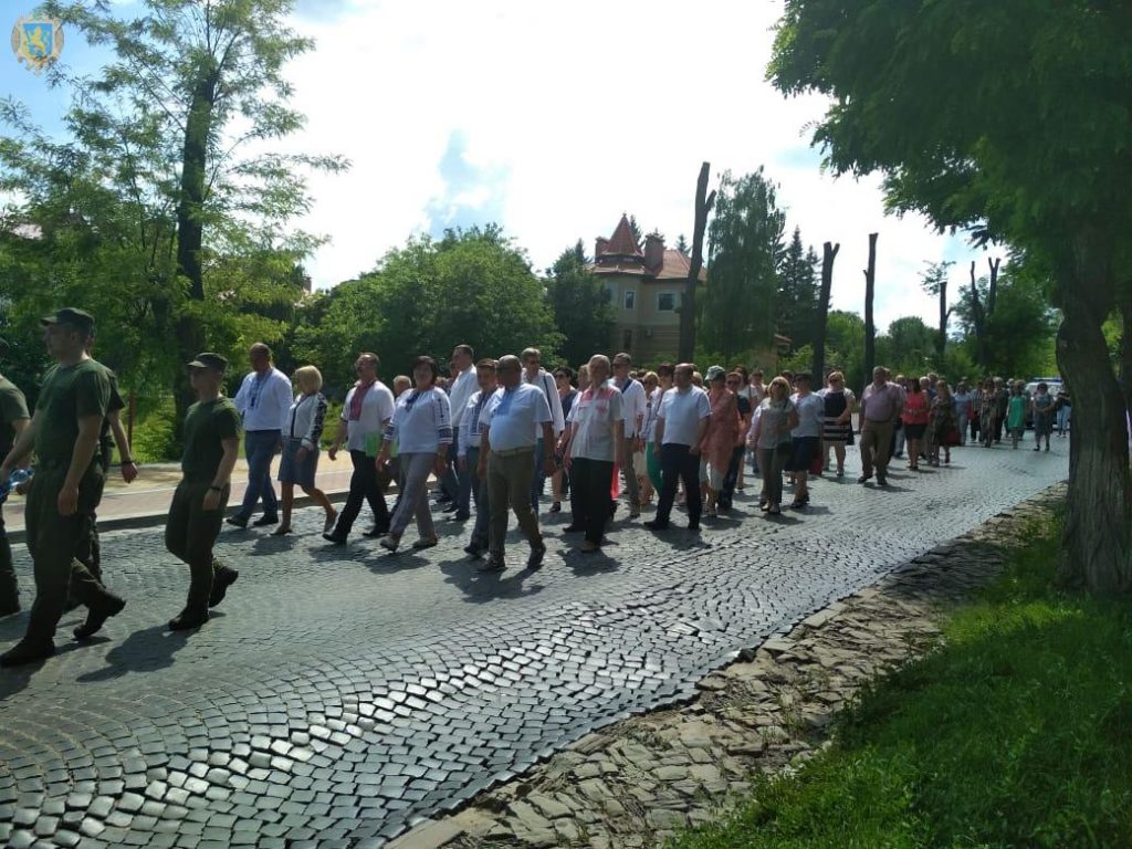 Делегація з Львівщини взяла участь у параді Героїв у Чорткові