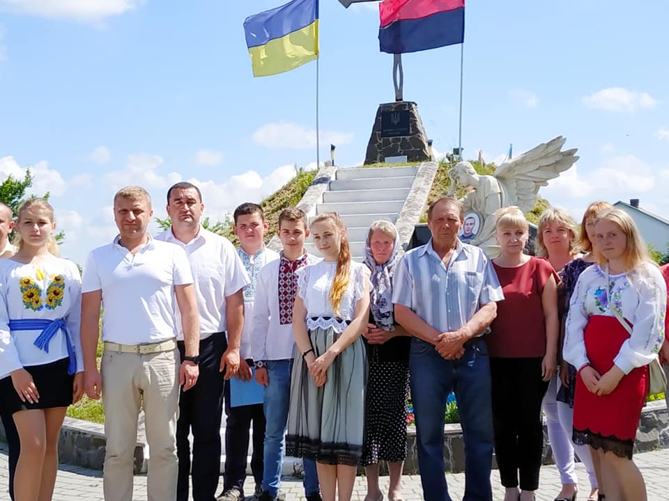 На Яворівщині вшанували пам'ять Героя України Віталія Коцюби. Фото: Яворівська РДА.