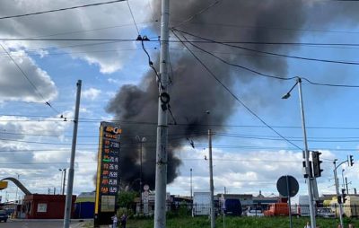У Львові горить локомотивне депо. Фото Василь Стеблівський
