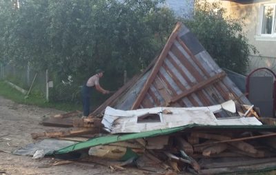 На Жовківщині знищили дерев’яну дзвіницю. Фото Василь Рудейко