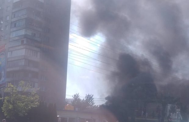 У Львові горить магазин. Фото - Четверта студія