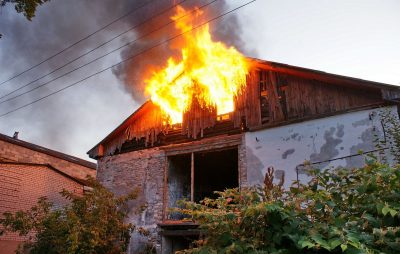 У Жовкві у власному будинку ледь не згоріла жінка. Фото: відкриті джерела.