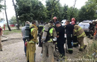 Внаслідок пожежі на Пустомитівщині постраждав 39-річний працівник. Фото: ДСНС.
