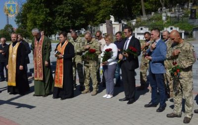 На Львівщині загиблих десантників вшанували літургією