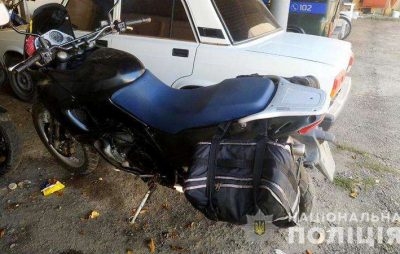 На Золочівщині чоловік викрав мотоцикл у сусіда. Фото: Нацполіція.
