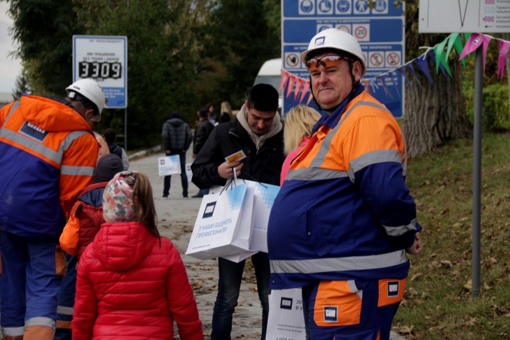 «Миколаївцемент» встановив на Львівщині еко-рекорд зі збору відпрацьованих батарейок . Фото 4studio