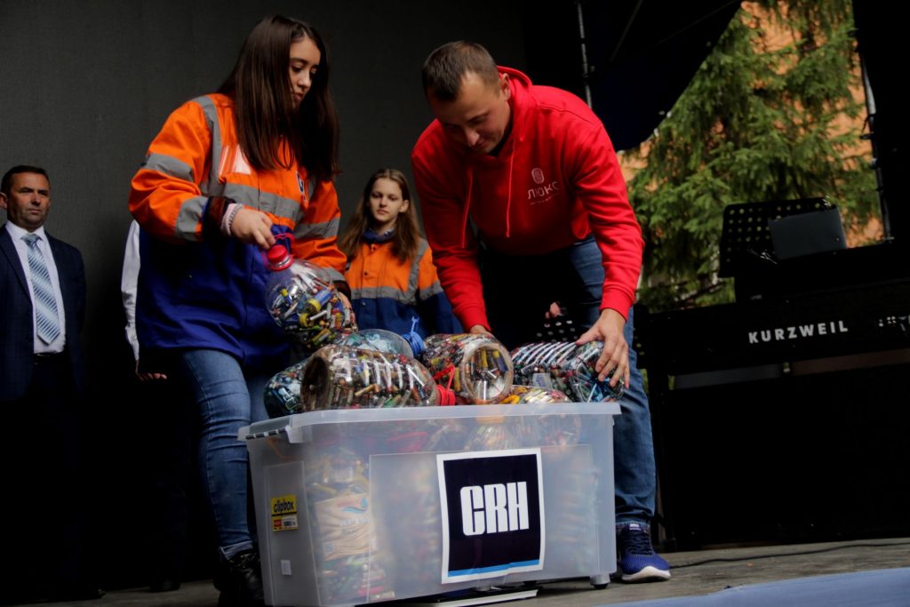 «Миколаївцемент» встановив на Львівщині еко-рекорд зі збору відпрацьованих батарейок . Фото 4studio