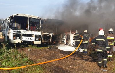 На Львівщині вщент згоріли два автобуси