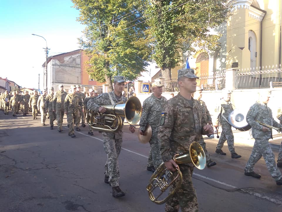 Львівщина зустрічає військових, які повернулись із зони ведення бойових дій. Фото Юля Субота, 4studio