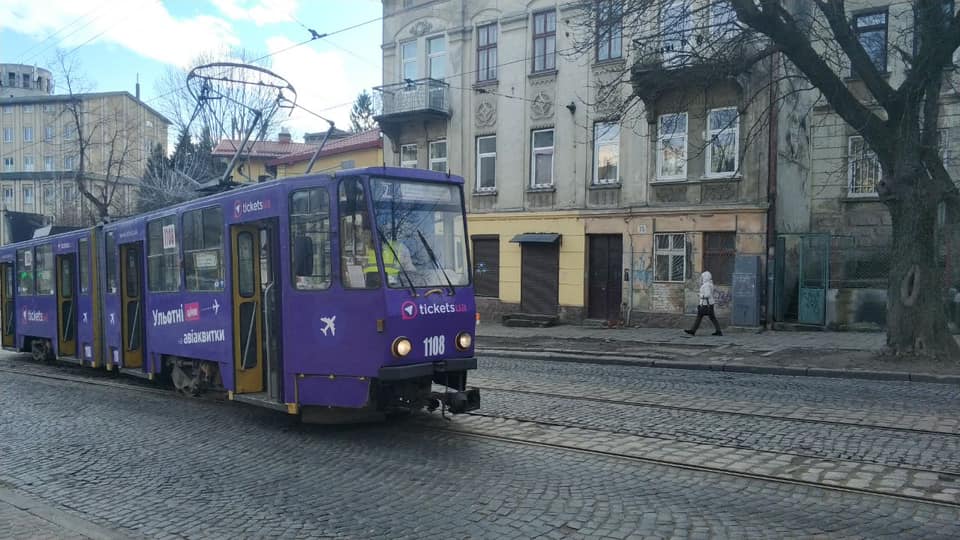 У Львові трамвай зійшов з рейок. Фото: Ігор Зінкевич.