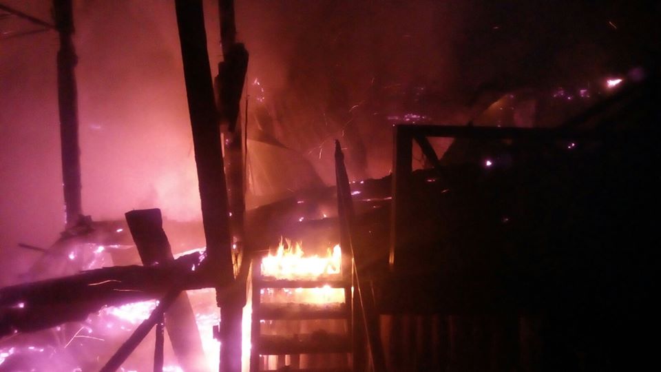 На Львівщині вогнем знищено дерев’яну сауну. Фото: ДСНС.