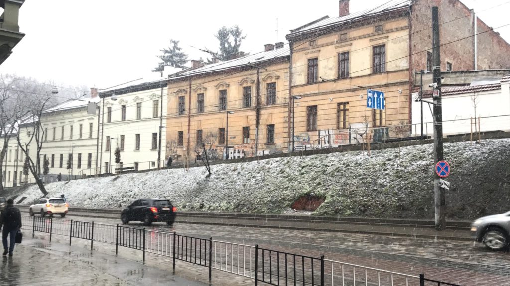 У Львові випав сніг. Фото: "Четверта студія".