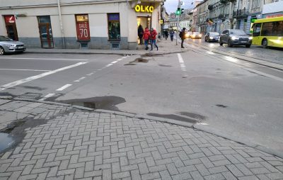 У Львові на Франка хочуть встановити стовпчики. Фото: Зручне місто.
