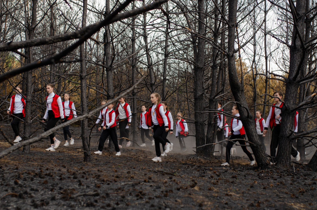 Діти піснею «Підпал» закликають зупинити злочин проти природи. Фото: Галина Гузьо.