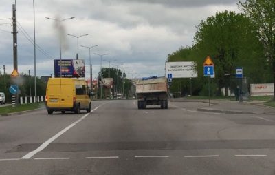 Урбаністи Садового заблокують виїзд зі Львова до Стрия. Фото: Junior Rega.