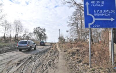 На Львівщині нарешті відремонтують дорогу "Яворів – Грушів". Фото: відкриті джерела.